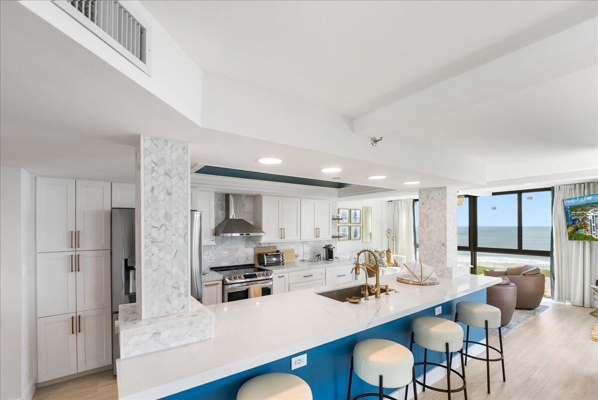 BARCLAY BEACH CLUB PHASE - Residential Lease