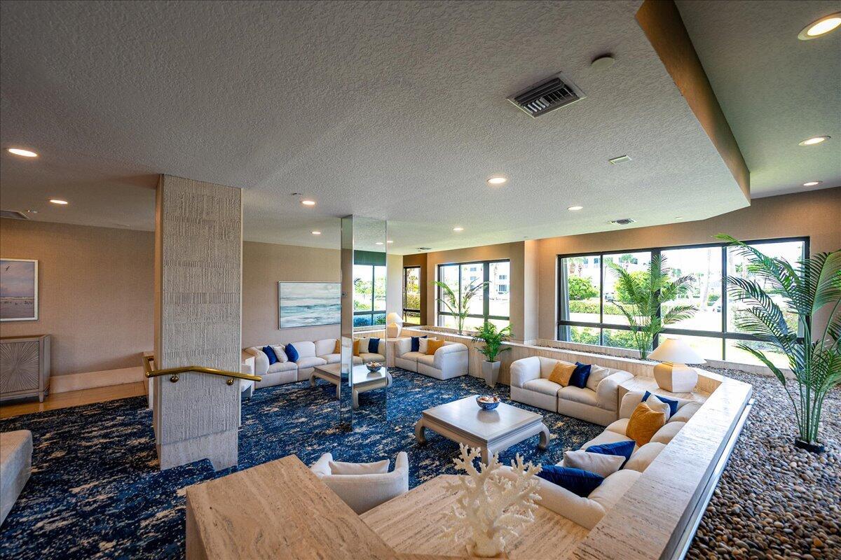 BARCLAY BEACH CLUB PHASE - Residential Lease