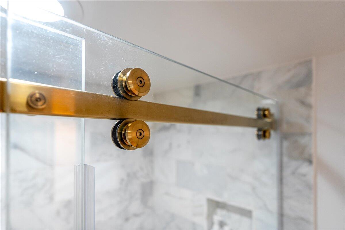 BARCLAY BEACH CLUB PHASE - Residential Lease