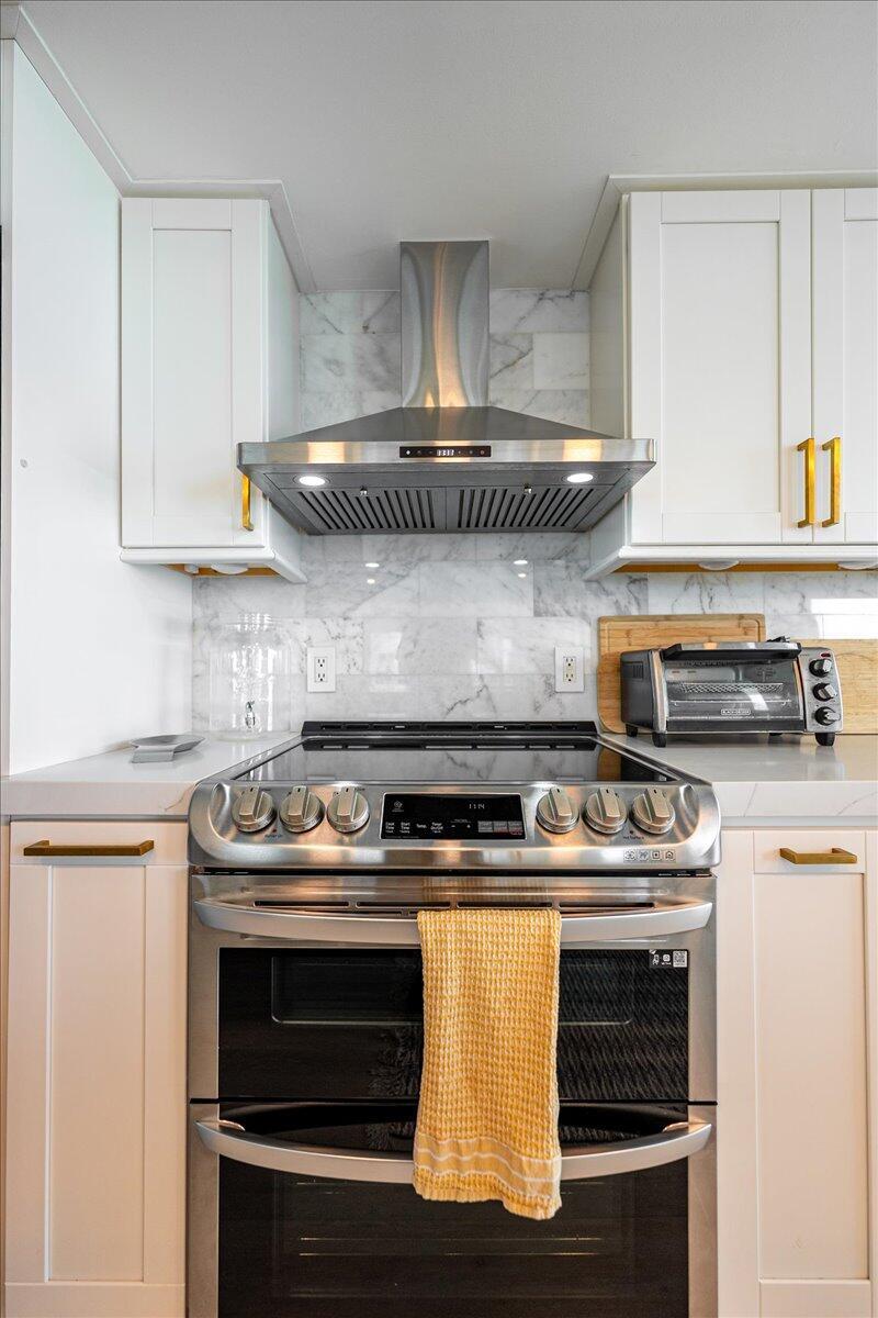 BARCLAY BEACH CLUB PHASE - Residential Lease