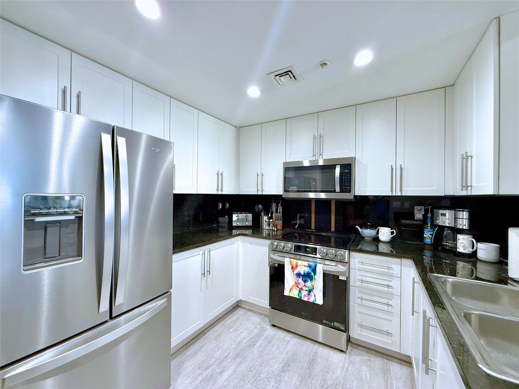 Photo of 511 SE 5th Ave #2121, Fort Lauderdale, FL 33301 (MLS # F10532747)