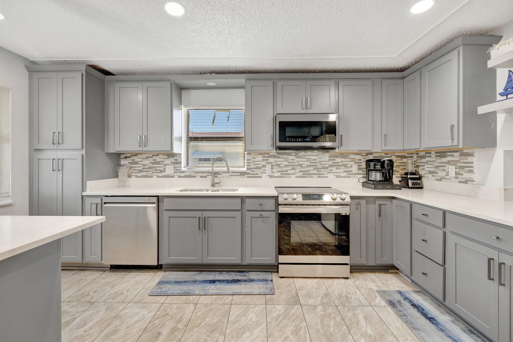 SURFSIDE UNIT 1 SUBDIVISI - Residential Lease