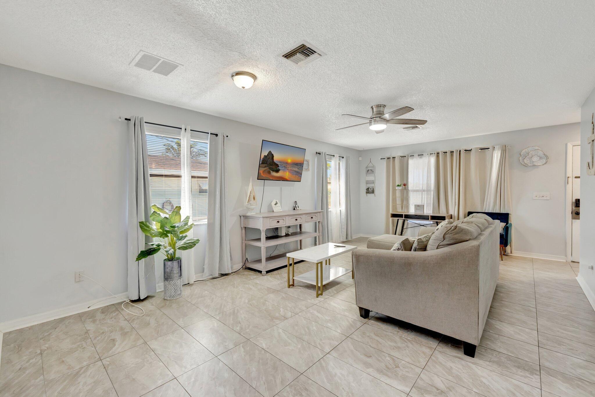 SURFSIDE UNIT 1 SUBDIVISI - Residential Lease