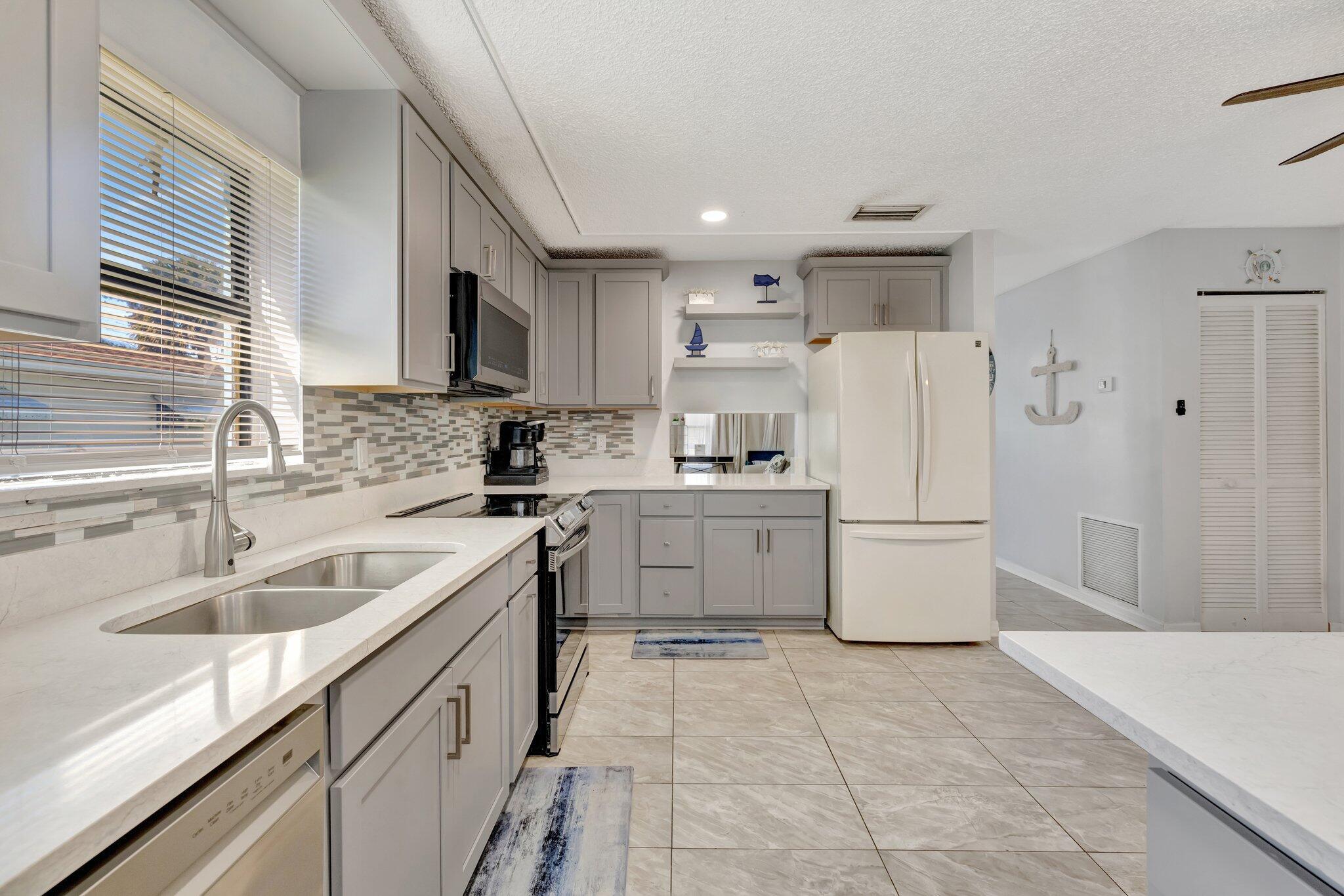 SURFSIDE UNIT 1 SUBDIVISI - Residential Lease