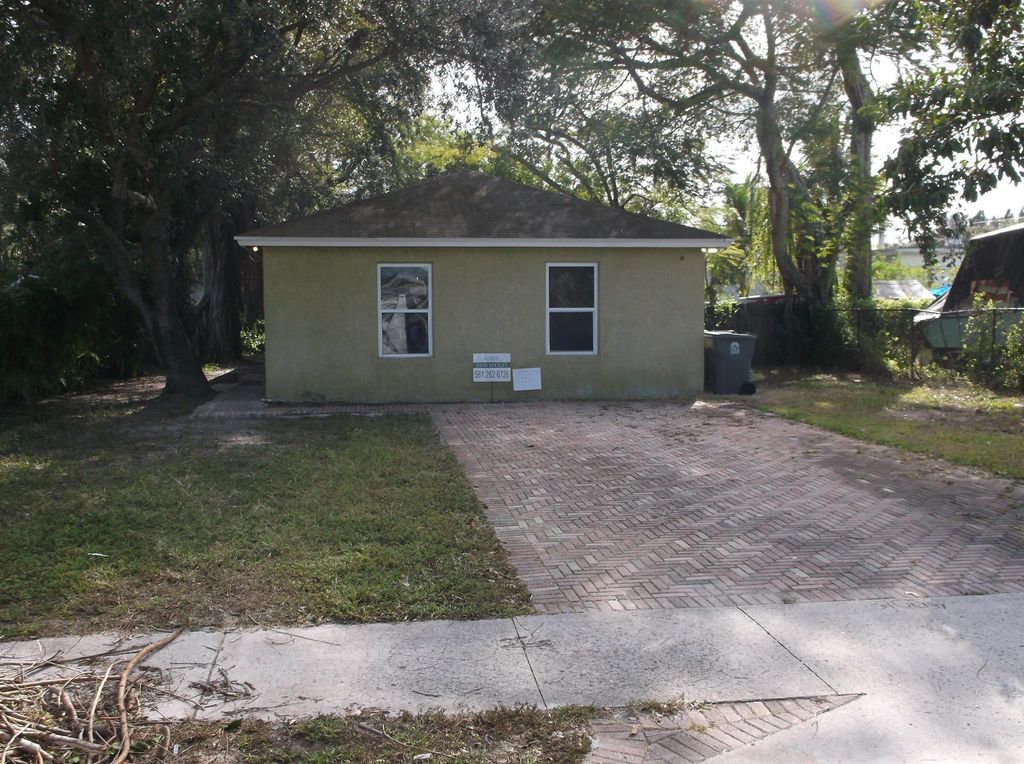 Photo of 2648 Saginaw Avenue, West Palm Beach, FL 33409 (MLS # R11148054)