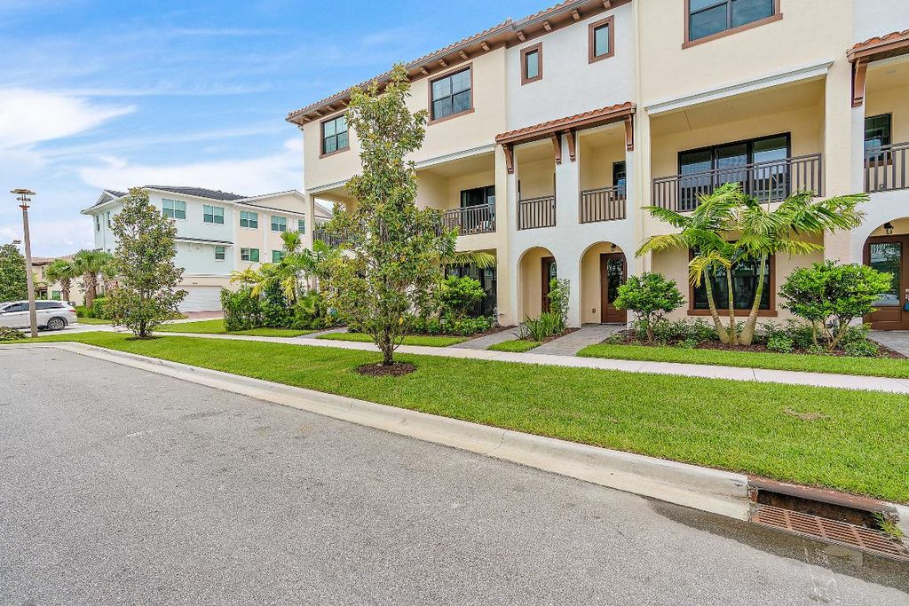 Photo of 5428 Watts Terrace, Palm Beach Gardens, FL 33418 (MLS # R10922378)