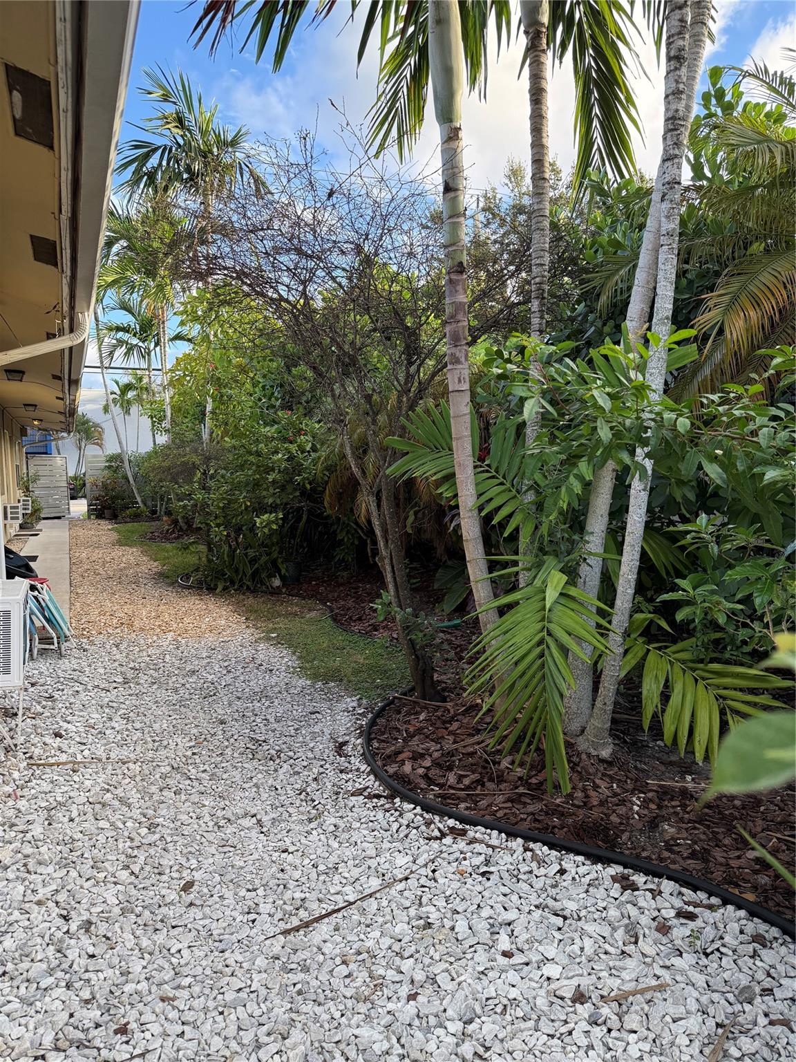 Waverly Place 2-19 D - Residential Lease