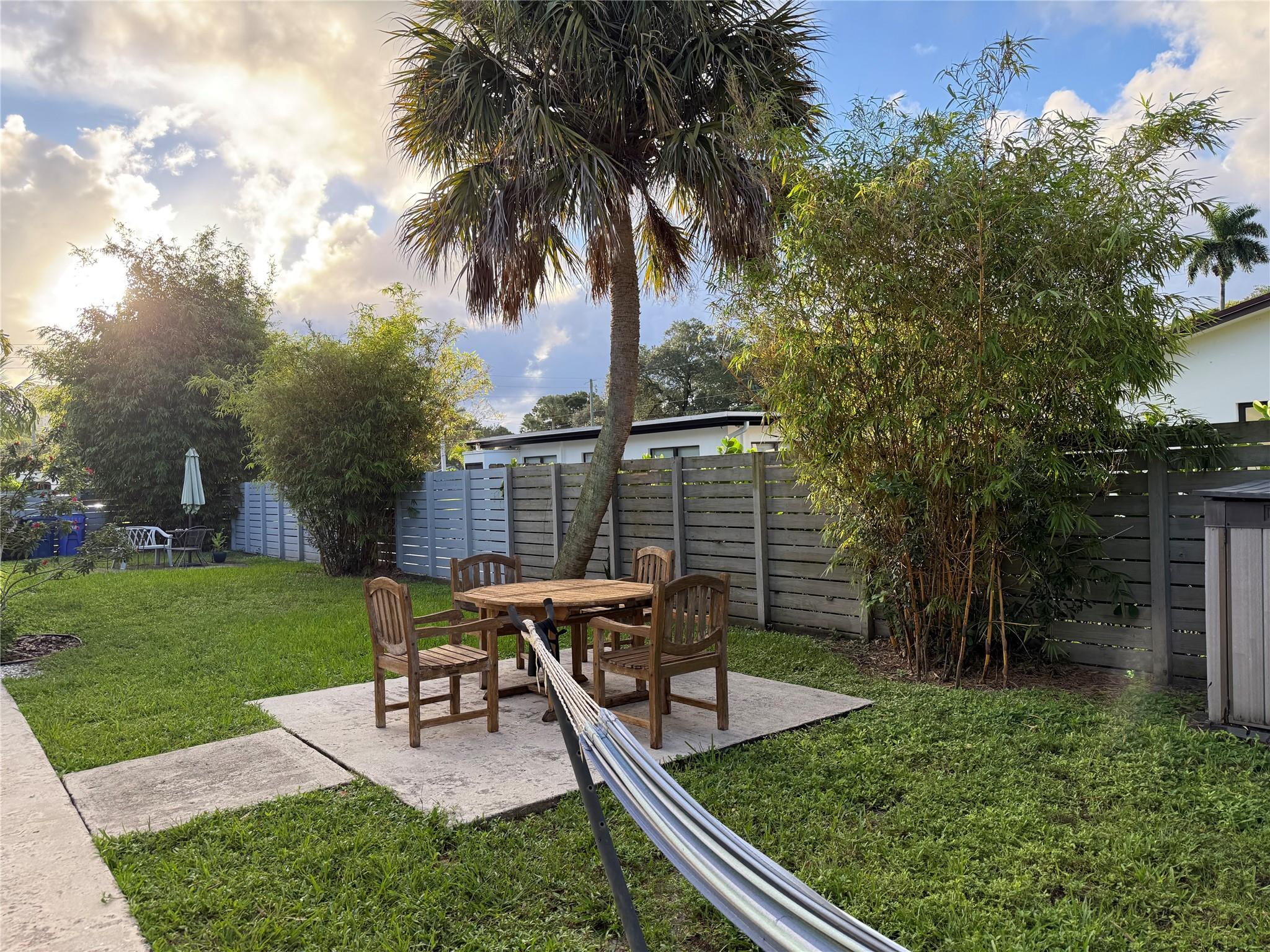 Waverly Place 2-19 D - Residential Lease