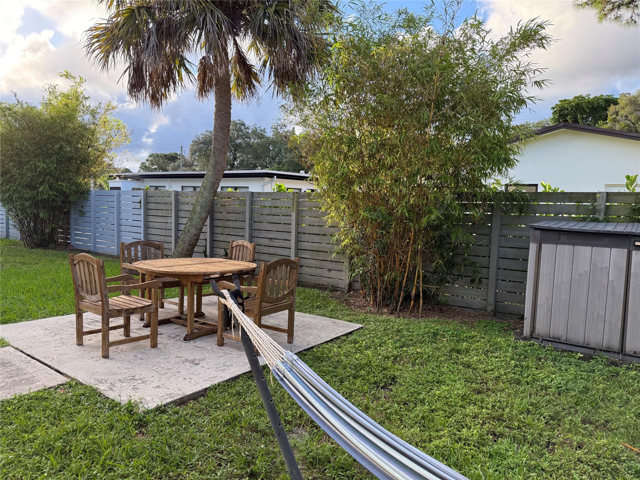 Waverly Place 2-19 D - Residential Lease