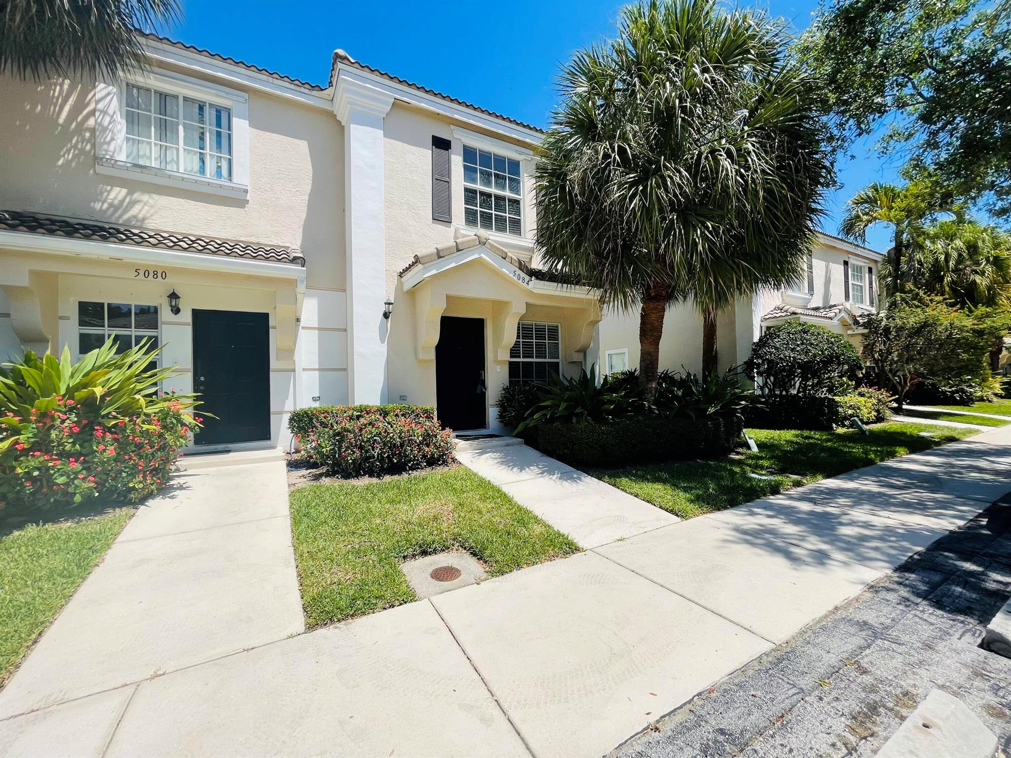 PALMBROOKE TOWNHOMES - Residential Lease