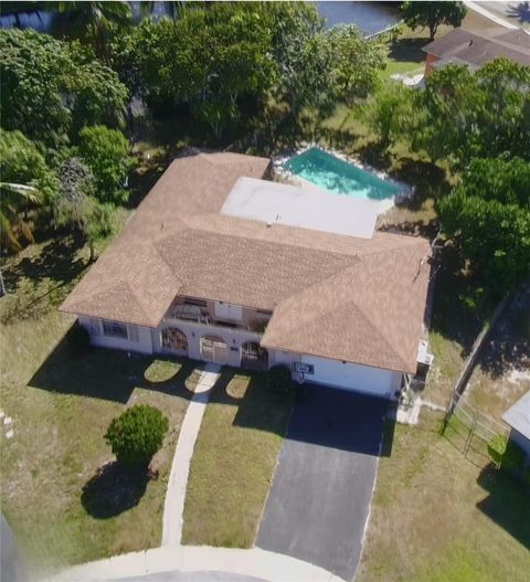 A home in Lauderdale Lakes