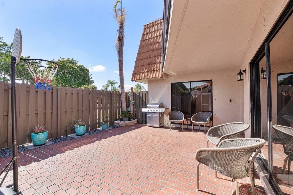 Photo of 1426 SW 110th Way, Davie, FL 33324 (MLS # B26022306)