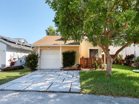 Single Family Residence in Pembroke Pines FL 10931 10th St St.jpg