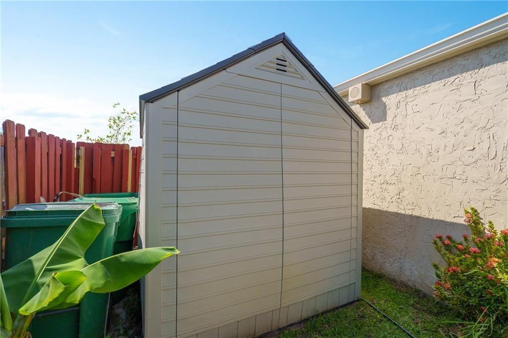 The Country Sec 1 81-5 B - Residential