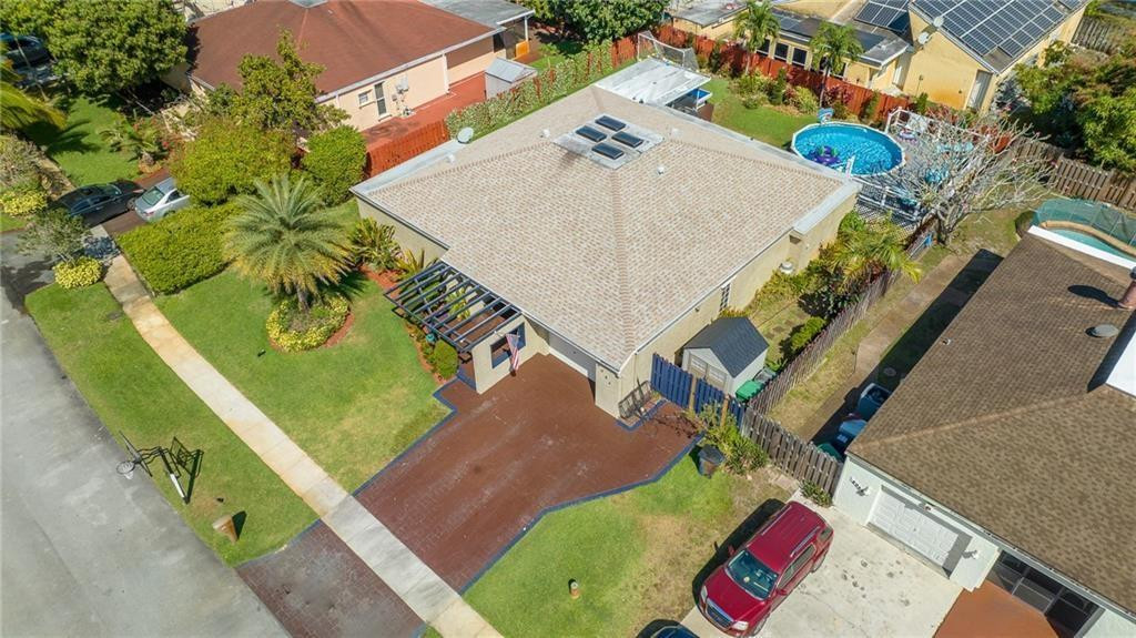 The Country Sec 1 81-5 B - Residential