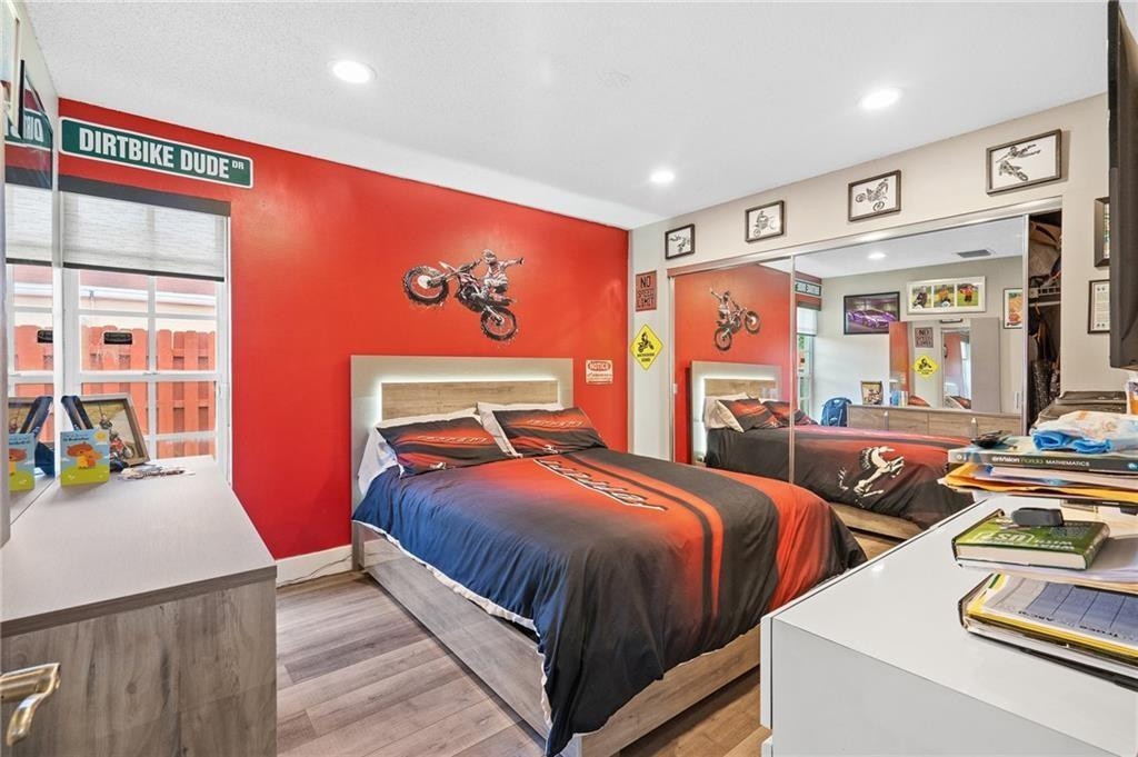 The Country Sec 1 81-5 B - Residential