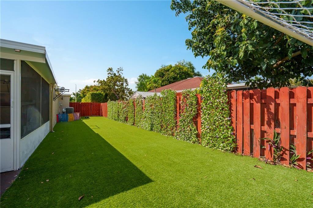 The Country Sec 1 81-5 B - Residential