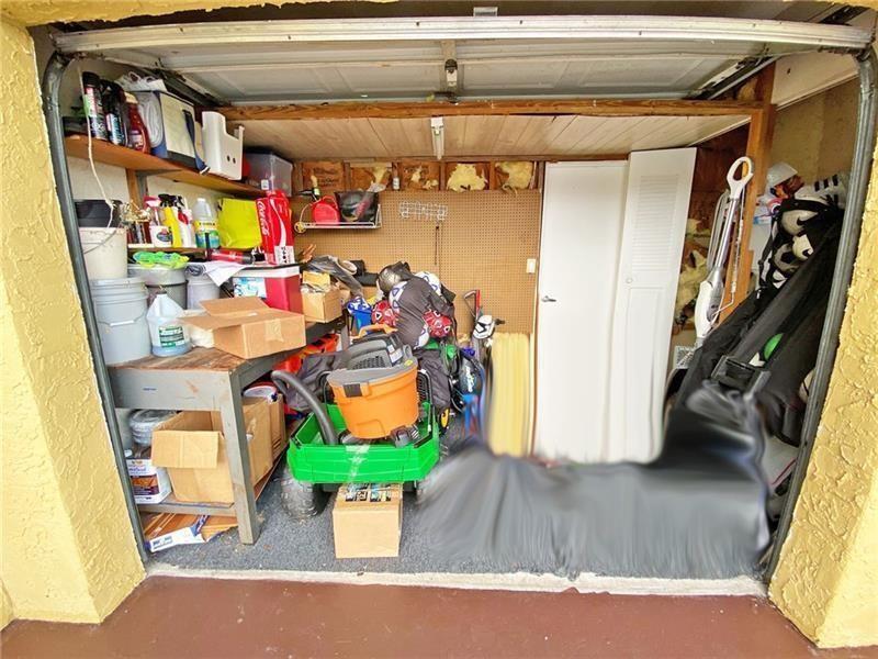 The Country Sec 1 81-5 B - Residential