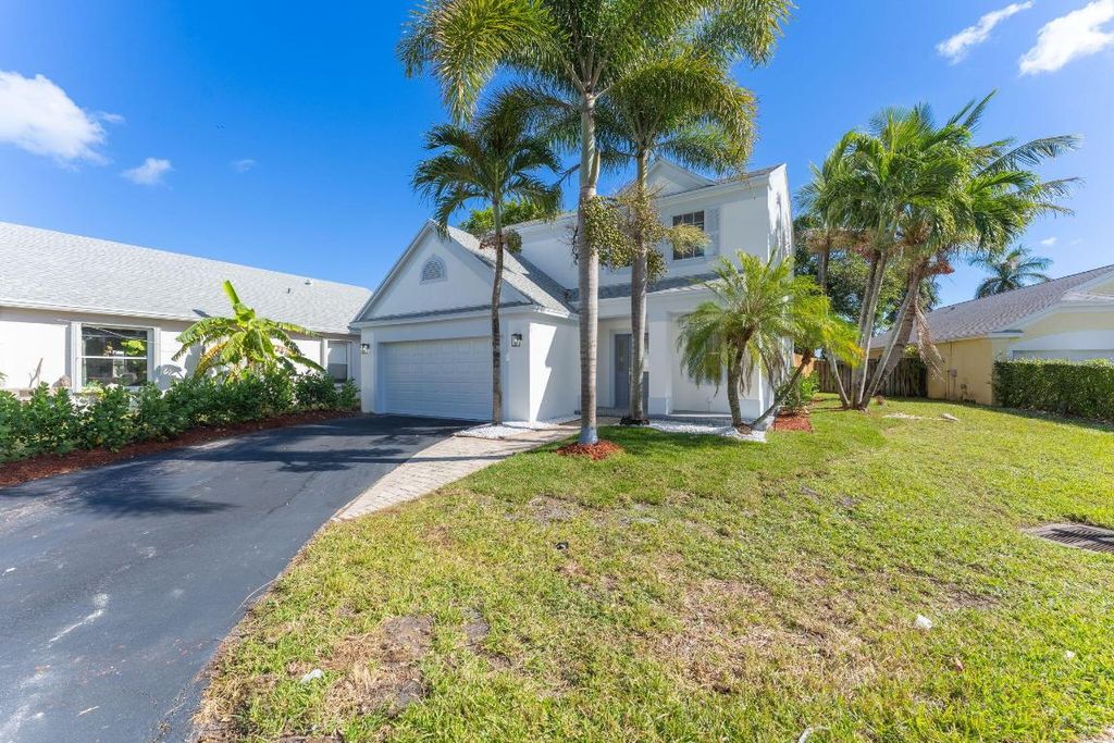 Photo of 31 Swallow Drive, Boynton Beach, FL 33436 (MLS # R11119564)