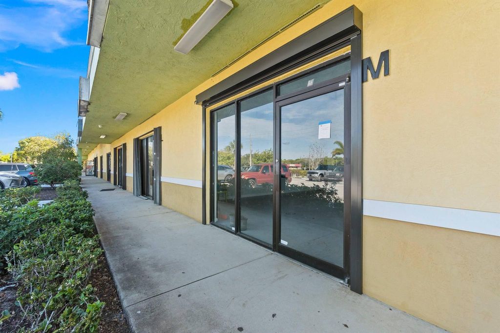 Photo of 850 S 21st Street #H, Fort Pierce, FL (MLS # R11006608)
