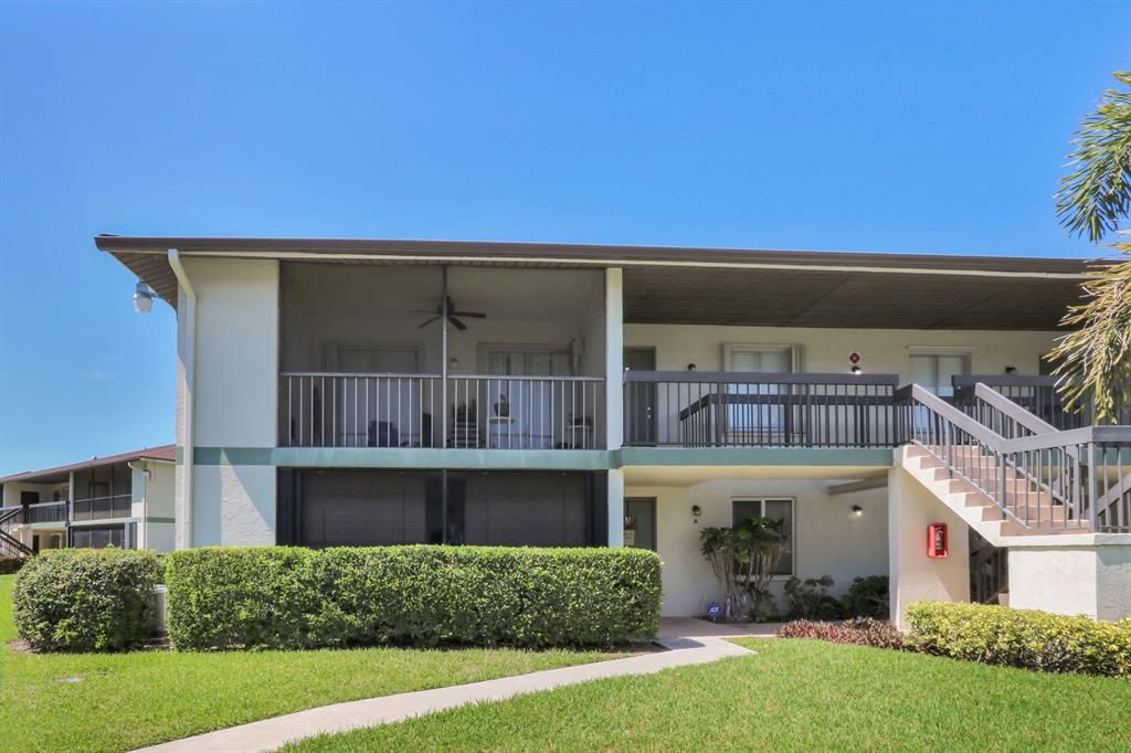 Photo of 6285 Chasewood Drive #E, Jupiter, FL 33458 (MLS # R10888914)