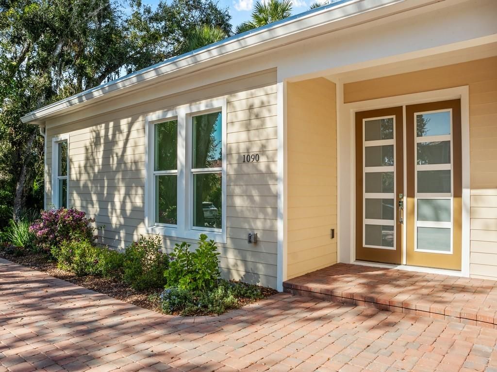 Photo of 1090 Buckhead Dr, Vero Beach, FL 32968 (MLS # F10539911)