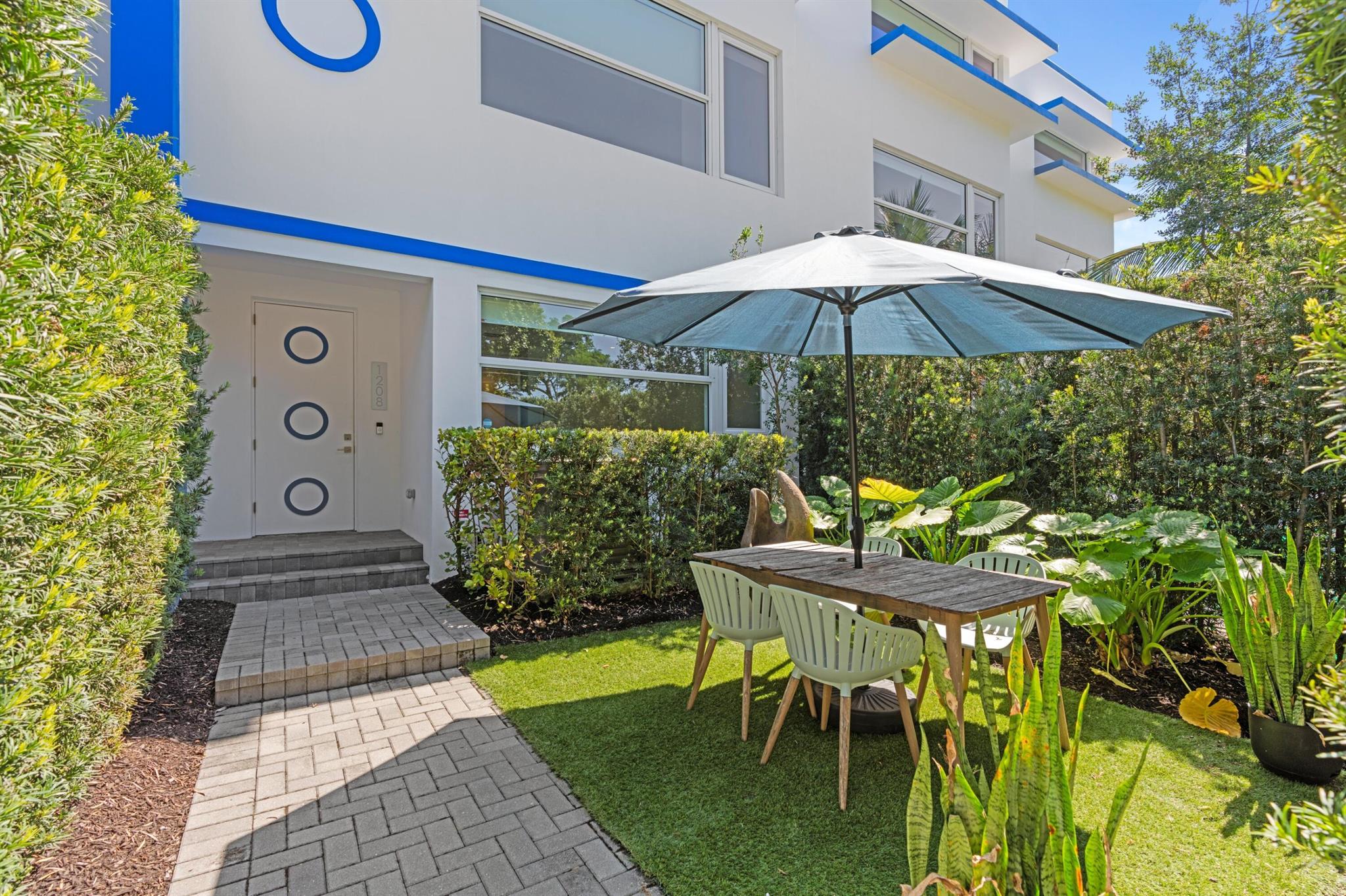 View photos, virtual tours, details... 1208 Lake Avenue