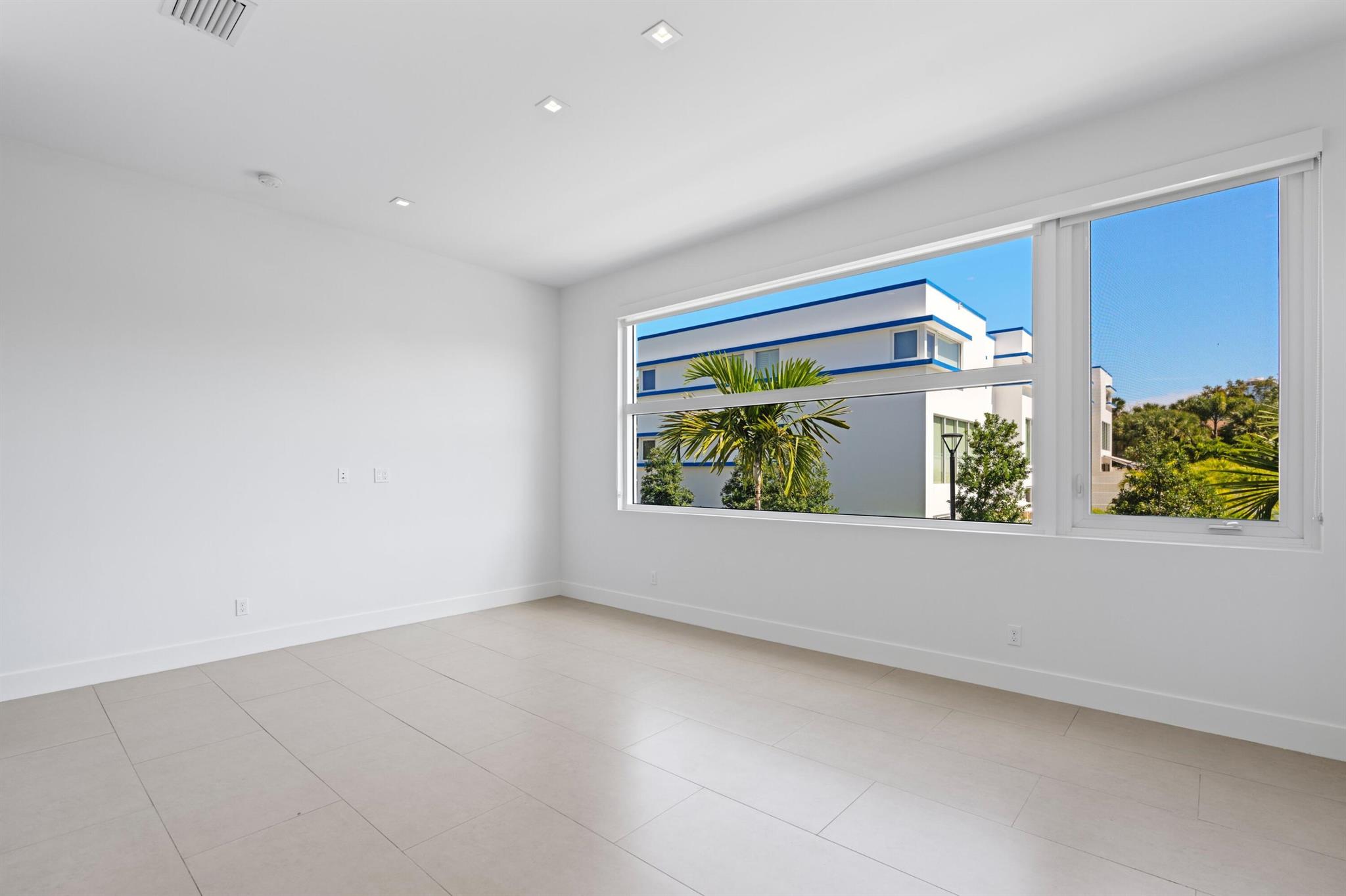 View photos, virtual tours, details... 1208 Lake Avenue