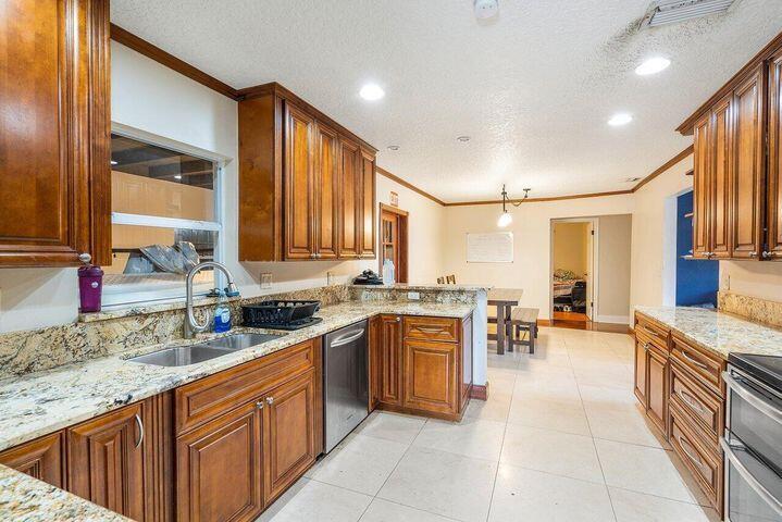 Tropic Palms - Residential