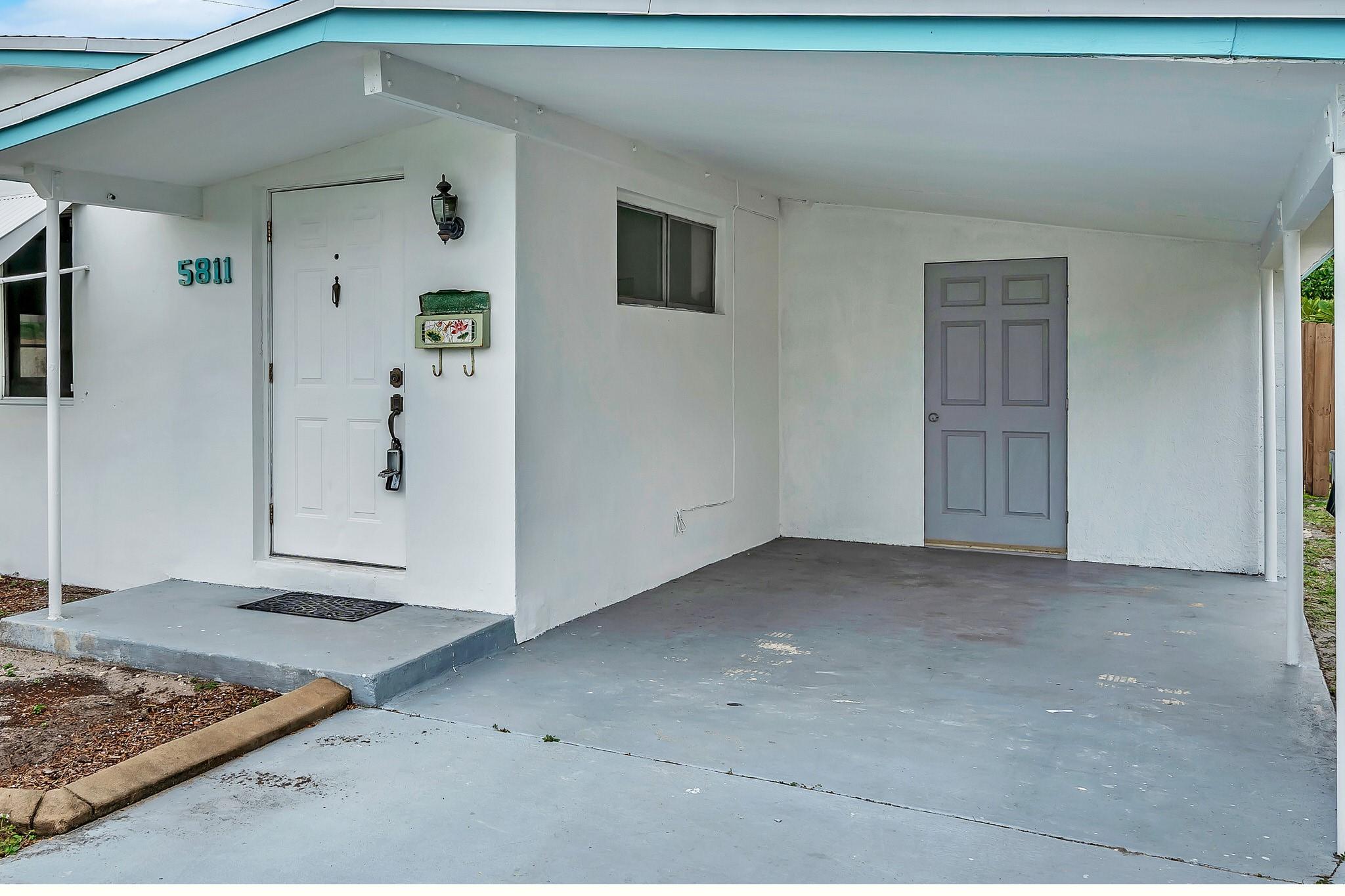 5811 NE 1 Terrace
