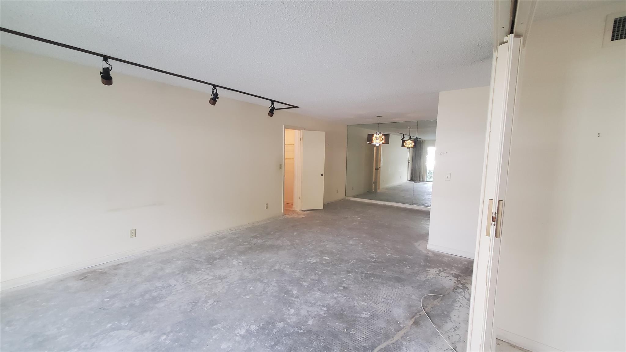 6293 Bay Club Dr 2