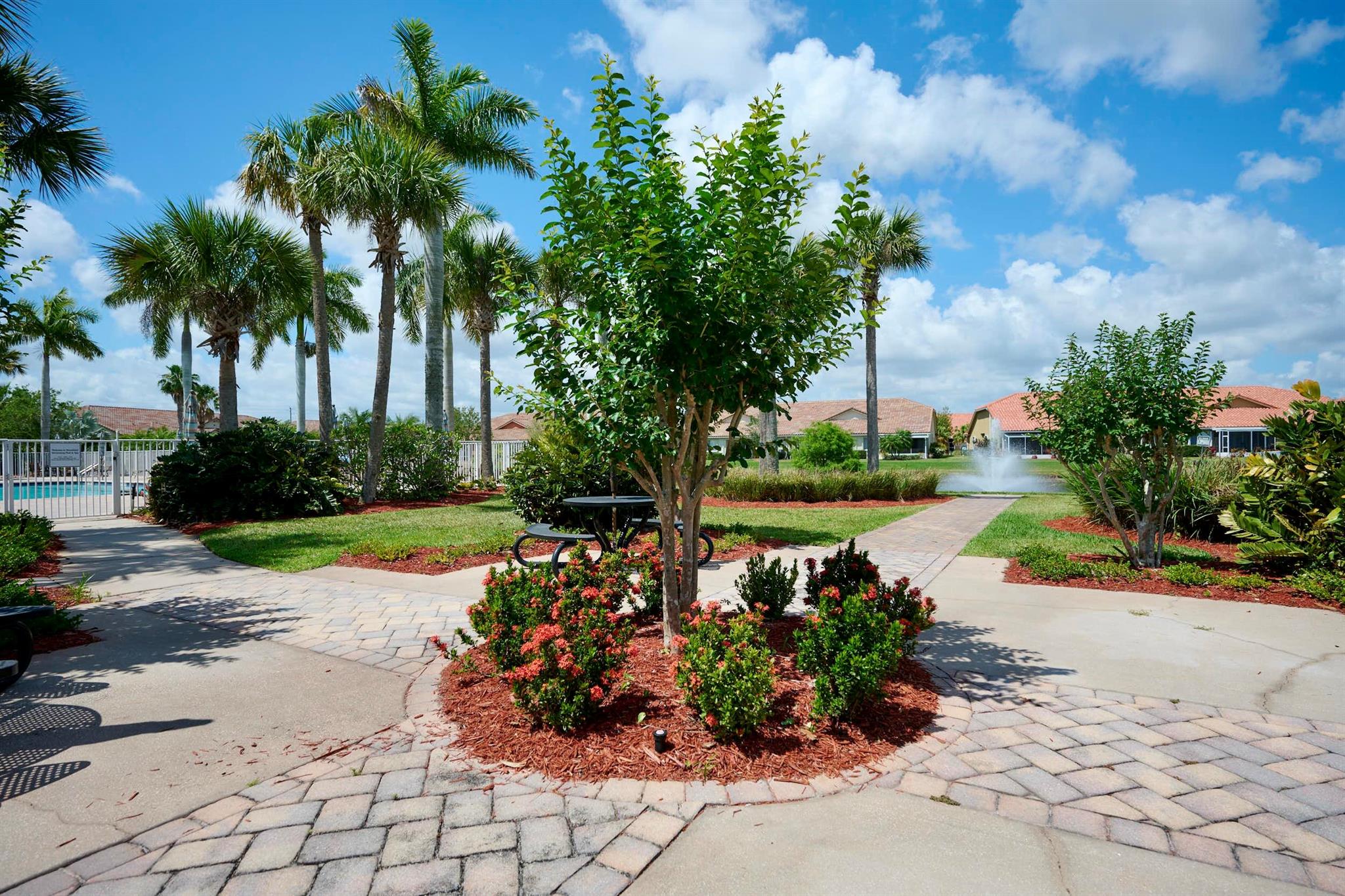 WOODFIELD - Residential