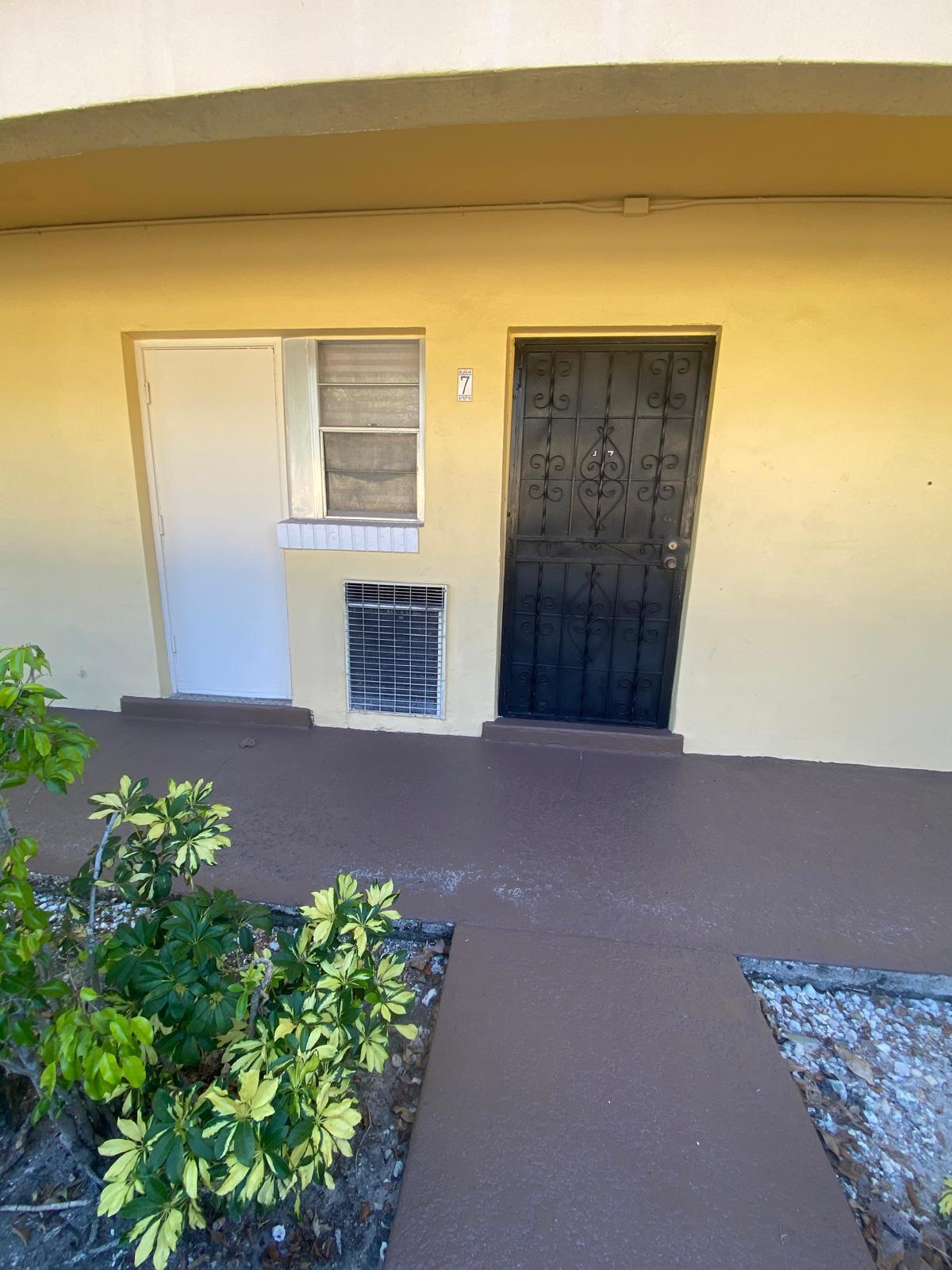 BISCAYNE LAKE GDN BLDG J CO-OP - Residential