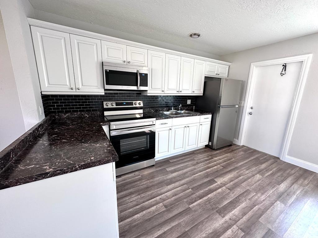 EASTVIEW MANOR - Residential Lease