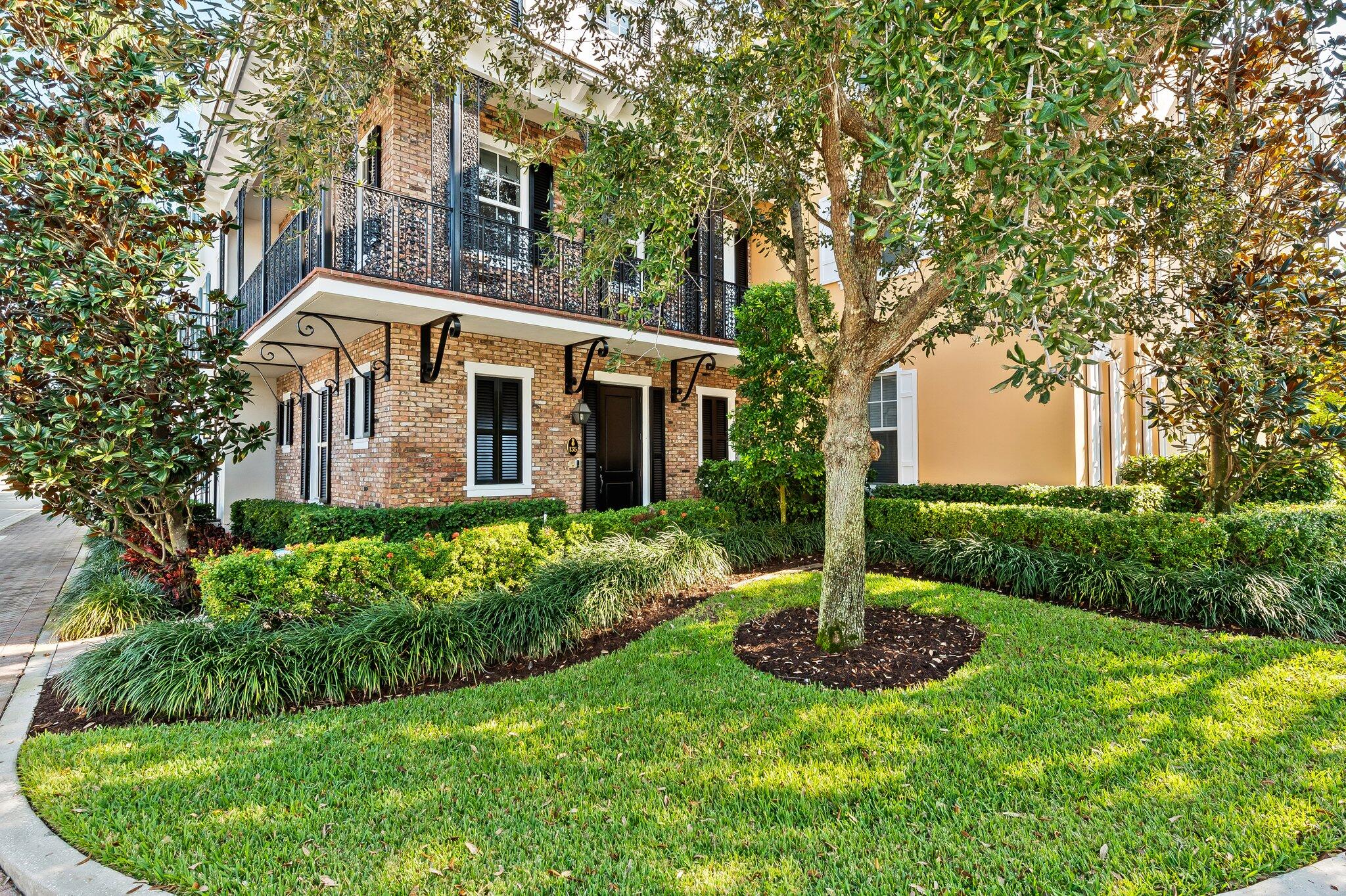 CANNERY ROW - Residential
