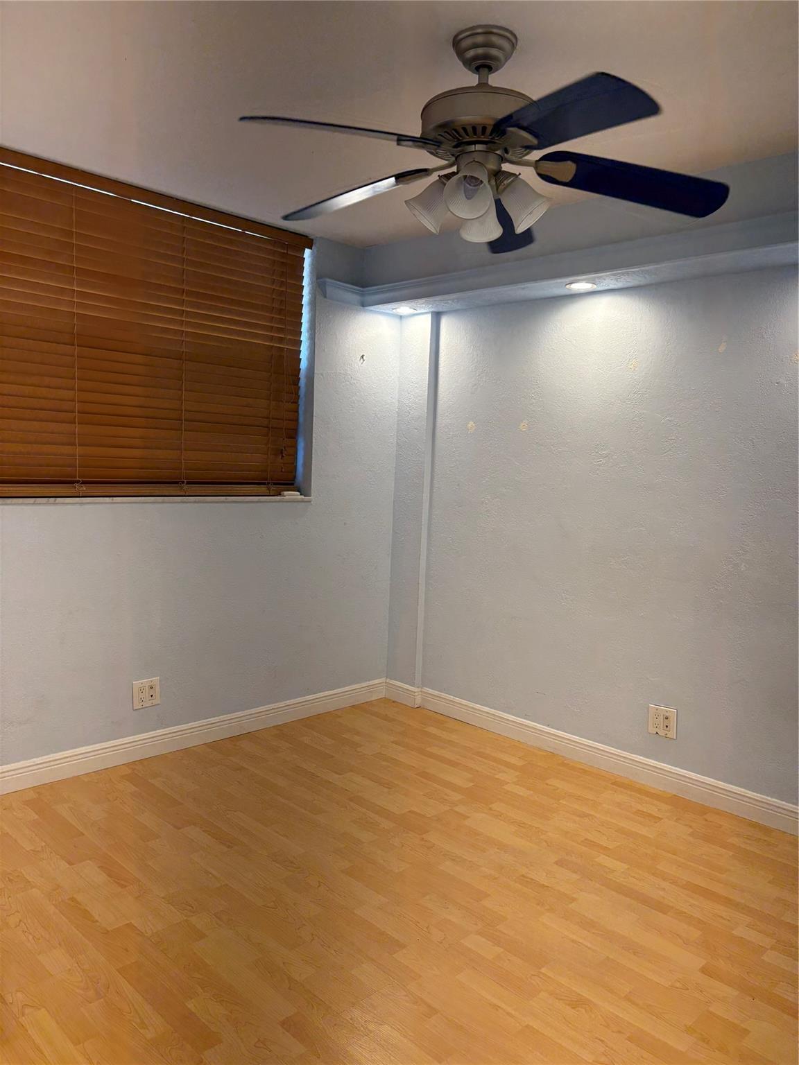 Lighthouse Point Plaza Co - Residential Lease