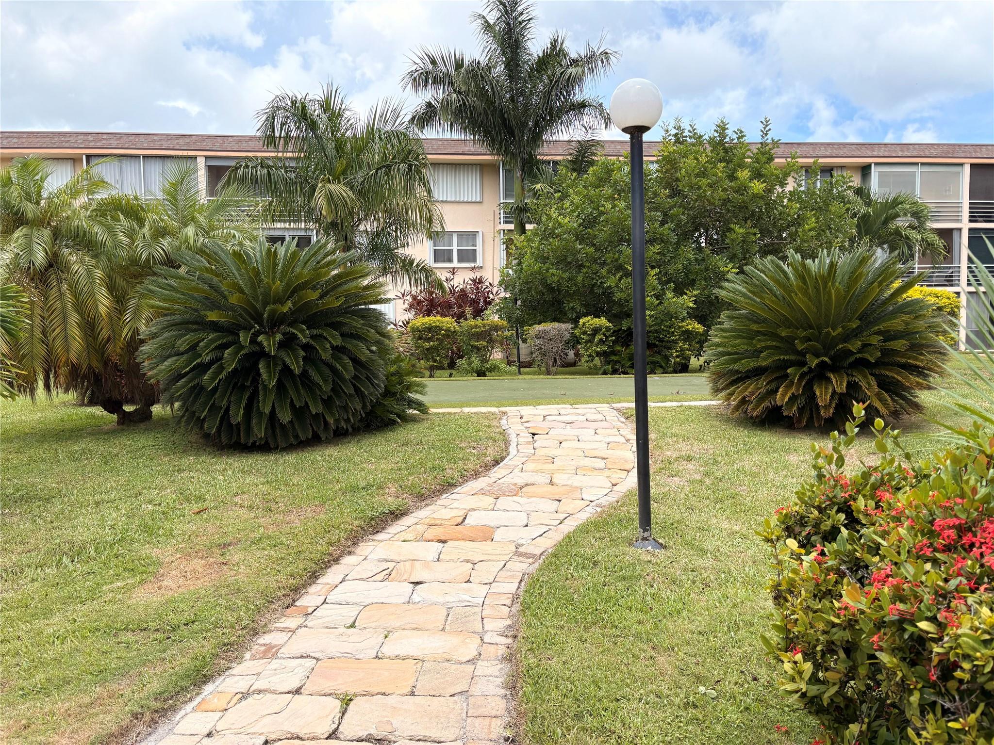 Lighthouse Point Plaza Co - Residential Lease