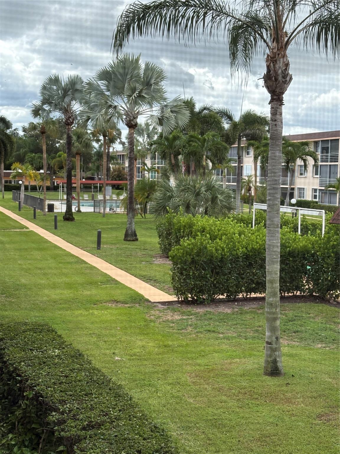 Lighthouse Point Plaza Co - Residential Lease