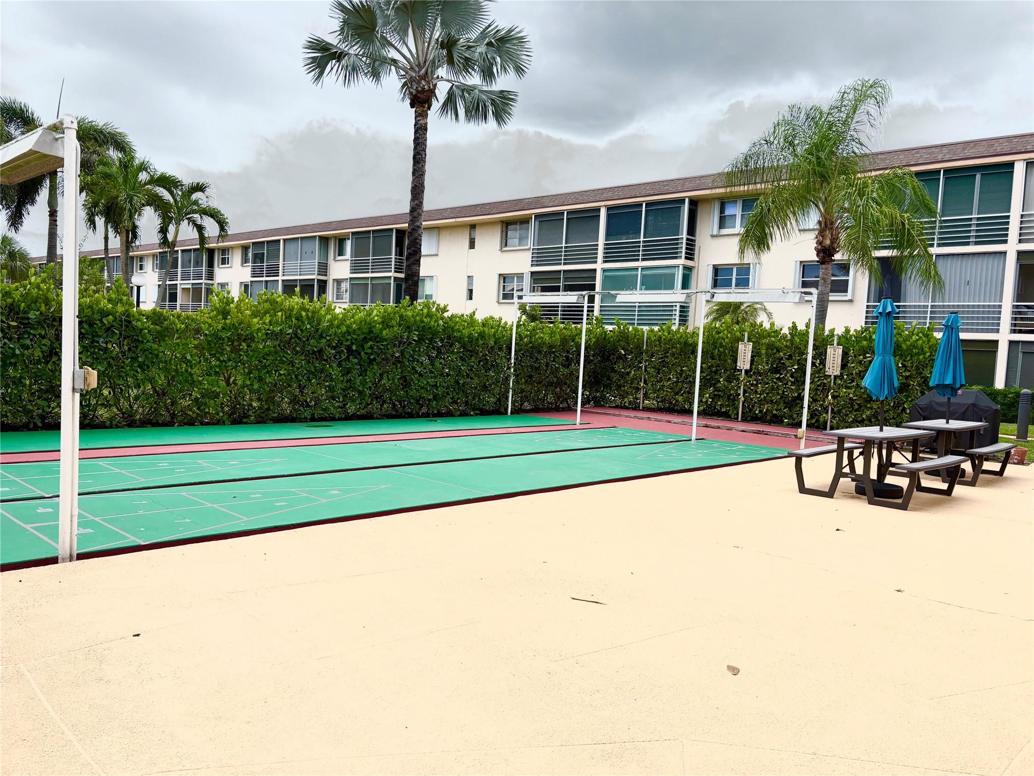 Lighthouse Point Plaza Co - Residential Lease