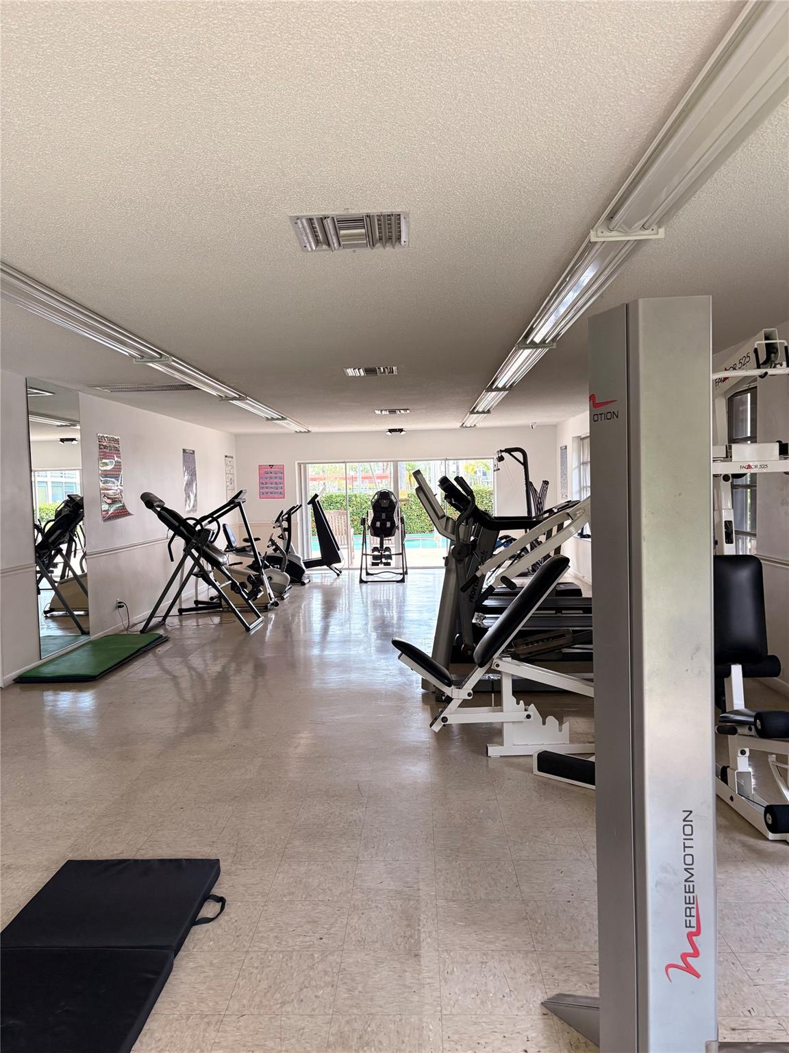 Lighthouse Point Plaza Co - Residential Lease