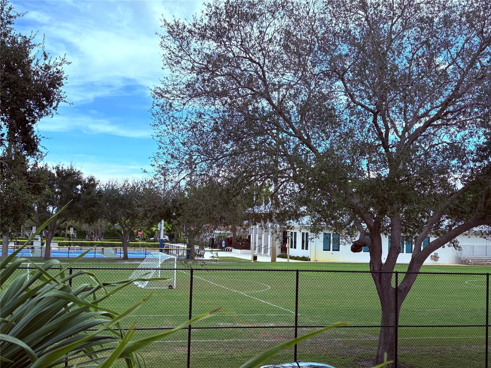 Lighthouse Point Plaza Co - Residential Lease