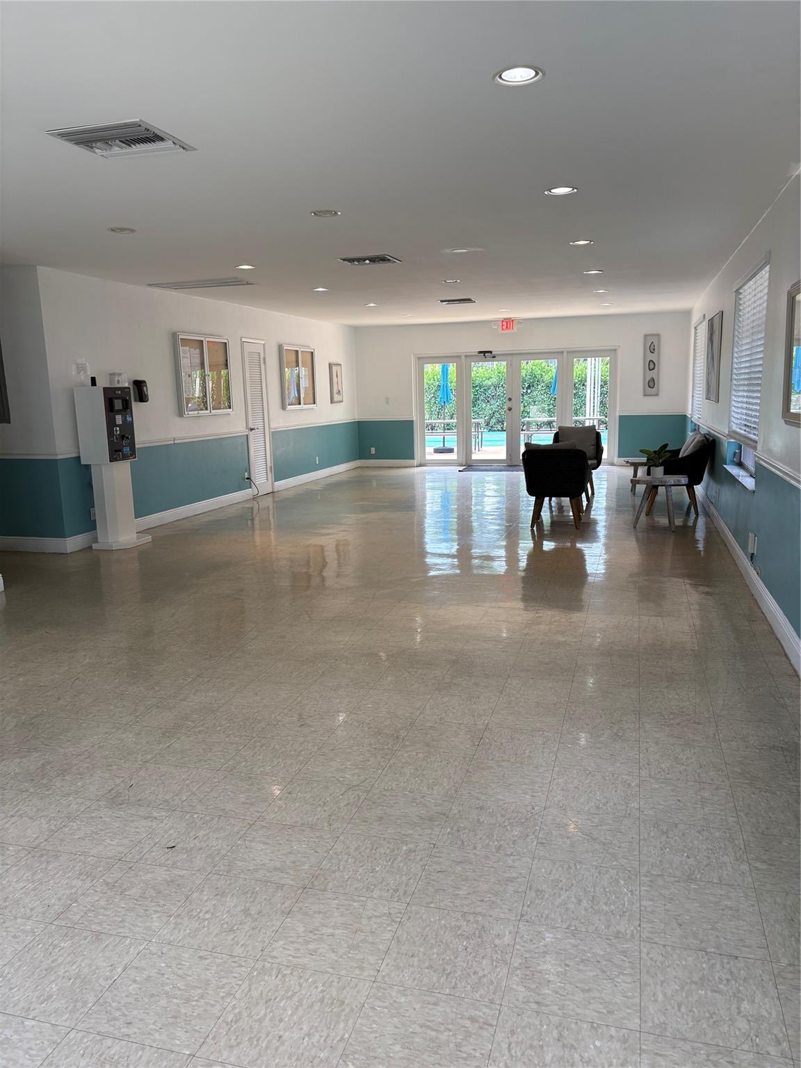 Lighthouse Point Plaza Co - Residential Lease