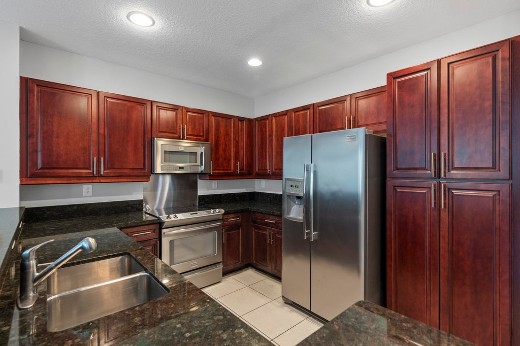 Photo of 3238 SW 16th Terrace #3238, Fort Lauderdale, FL 33315 (MLS # B26038618)