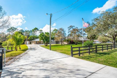 A home in Loxahatchee