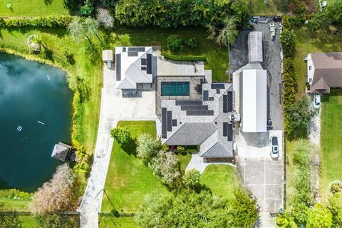 A home in Loxahatchee