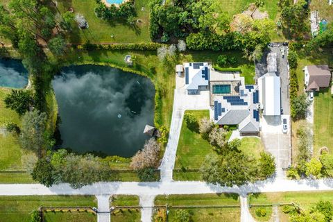 A home in Loxahatchee