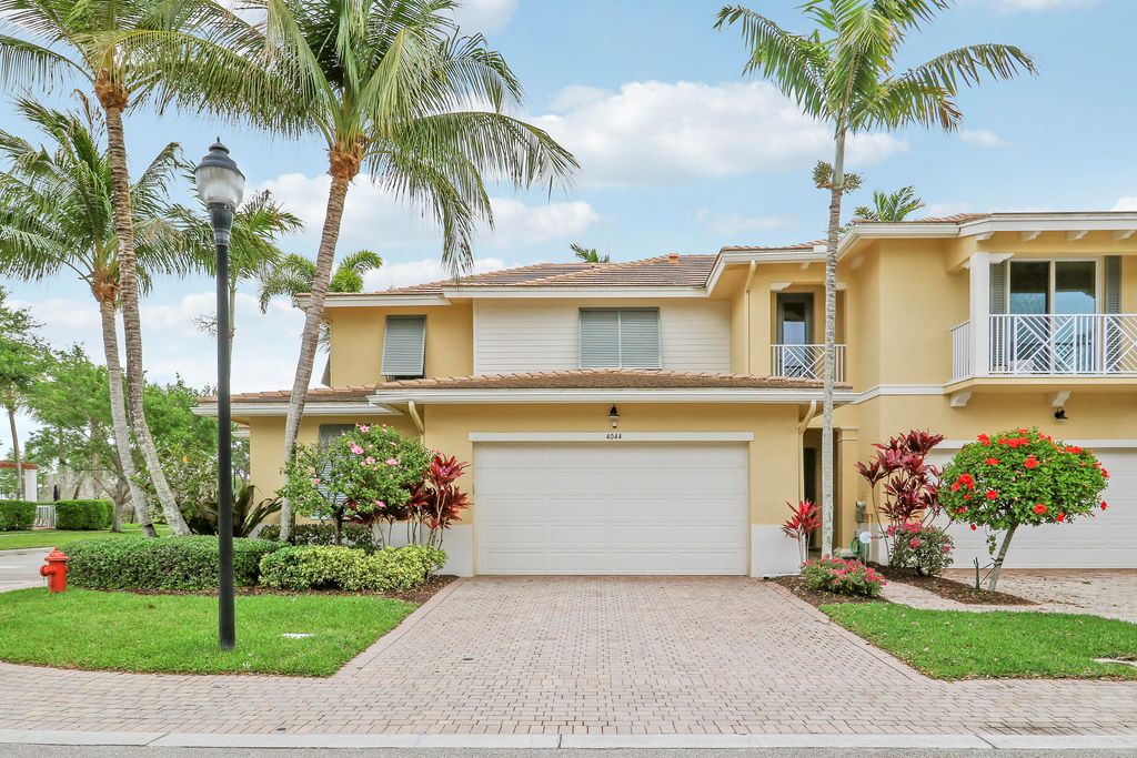 Photo of 4044 Kingston Lane, Palm Beach Gardens, FL 33418 (MLS # B26010989)