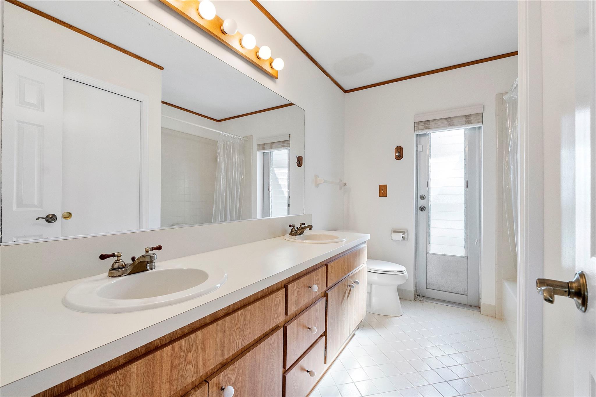 Shadow Wood 80-38 B - Residential