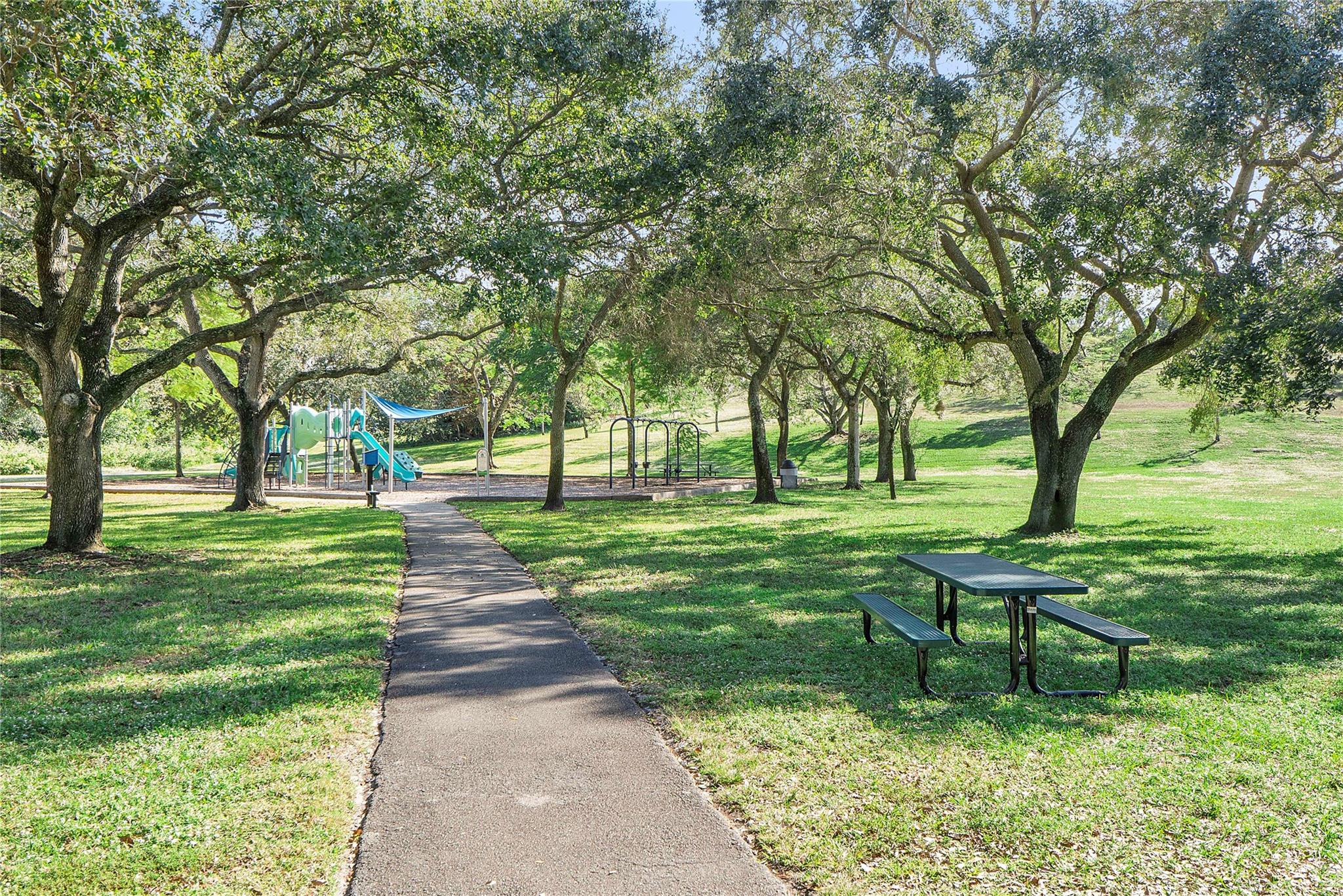 Shadow Wood 80-38 B - Residential