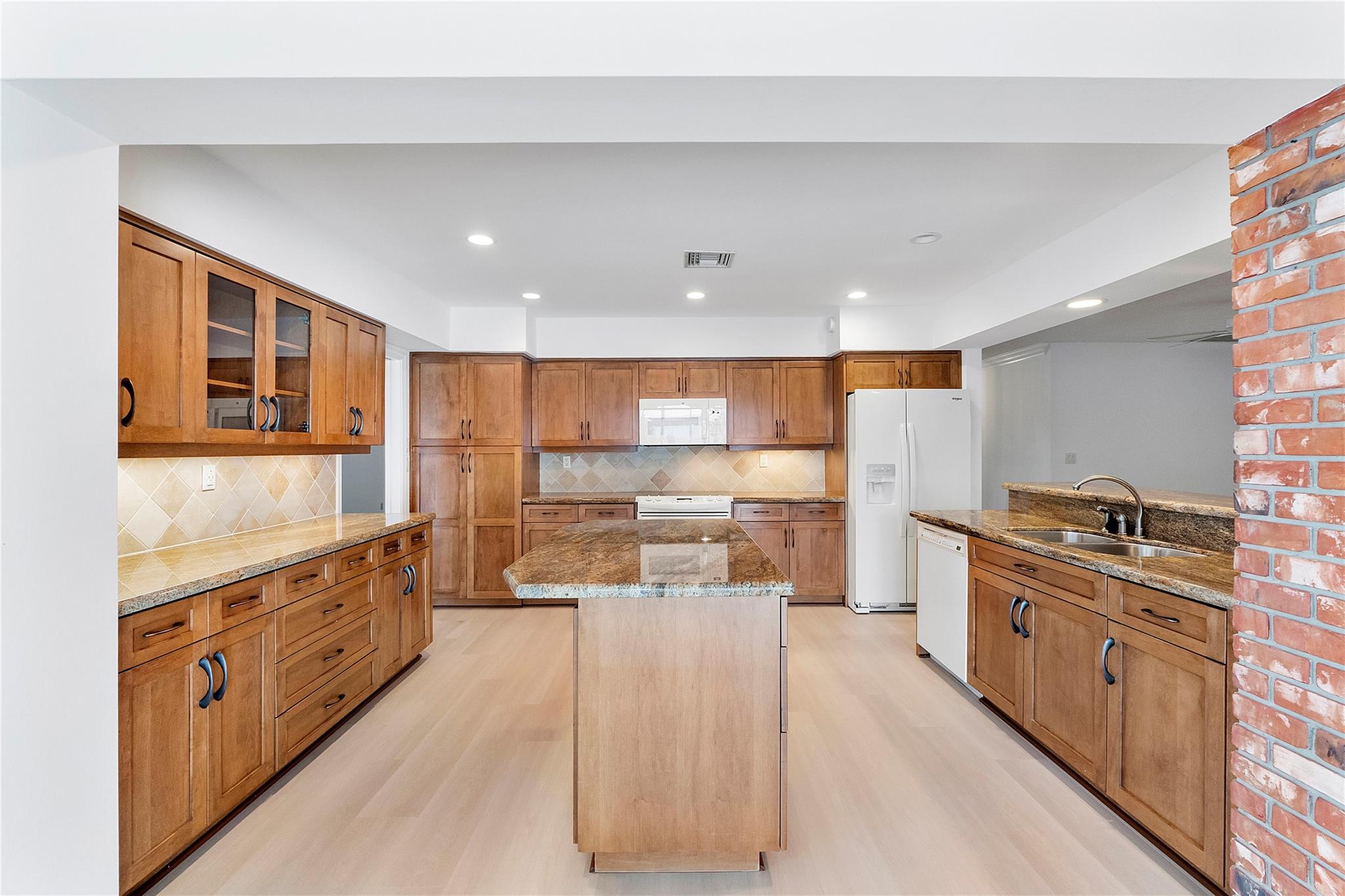 Shadow Wood 80-38 B - Residential